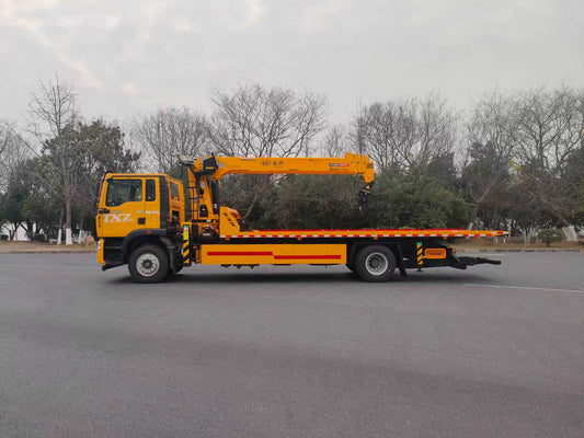 HOWO 10T Wrecker Truck & 8T Crane