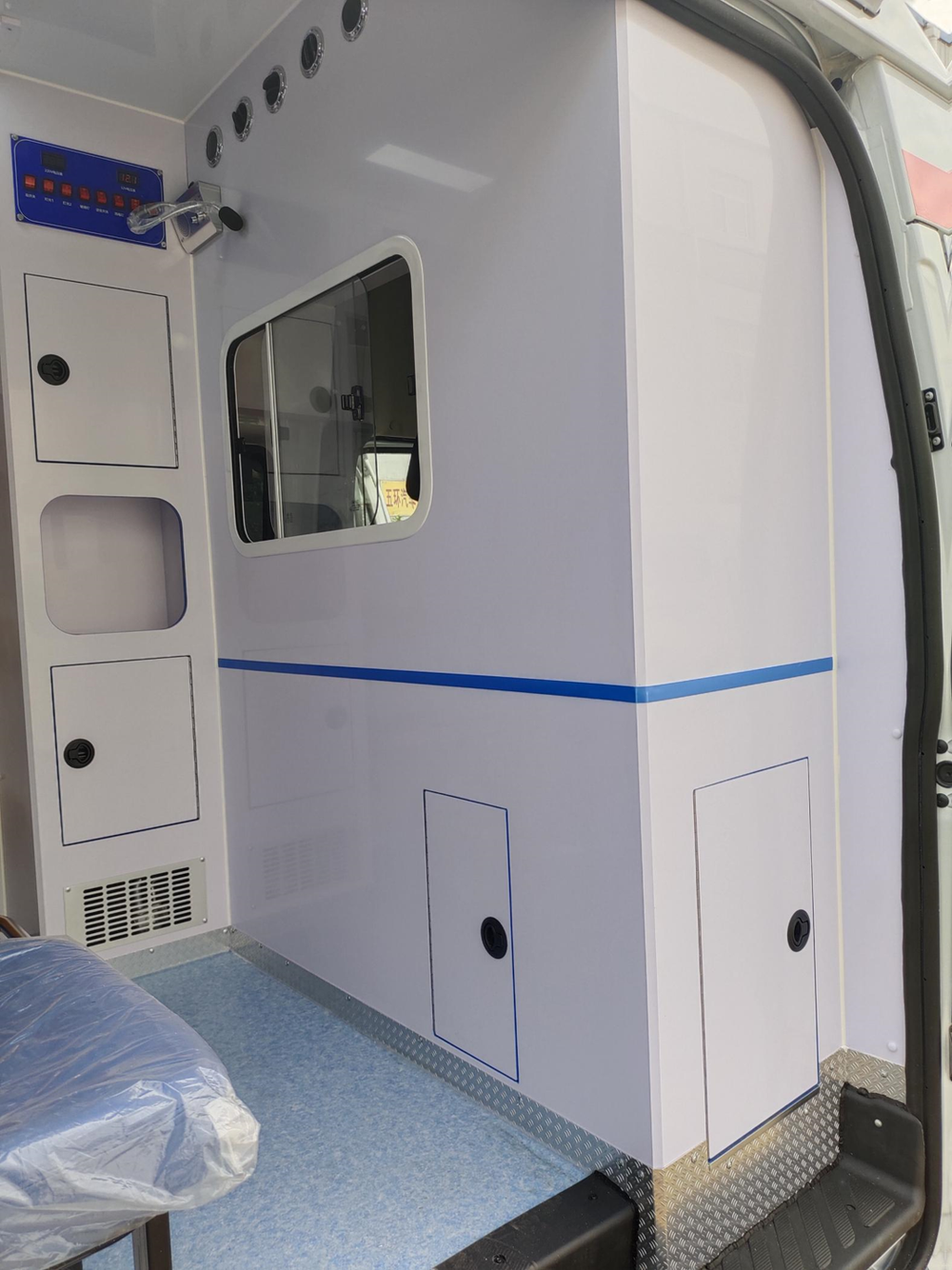 Высокопроизводительная дизельная карета скорой помощи JMC Shunda