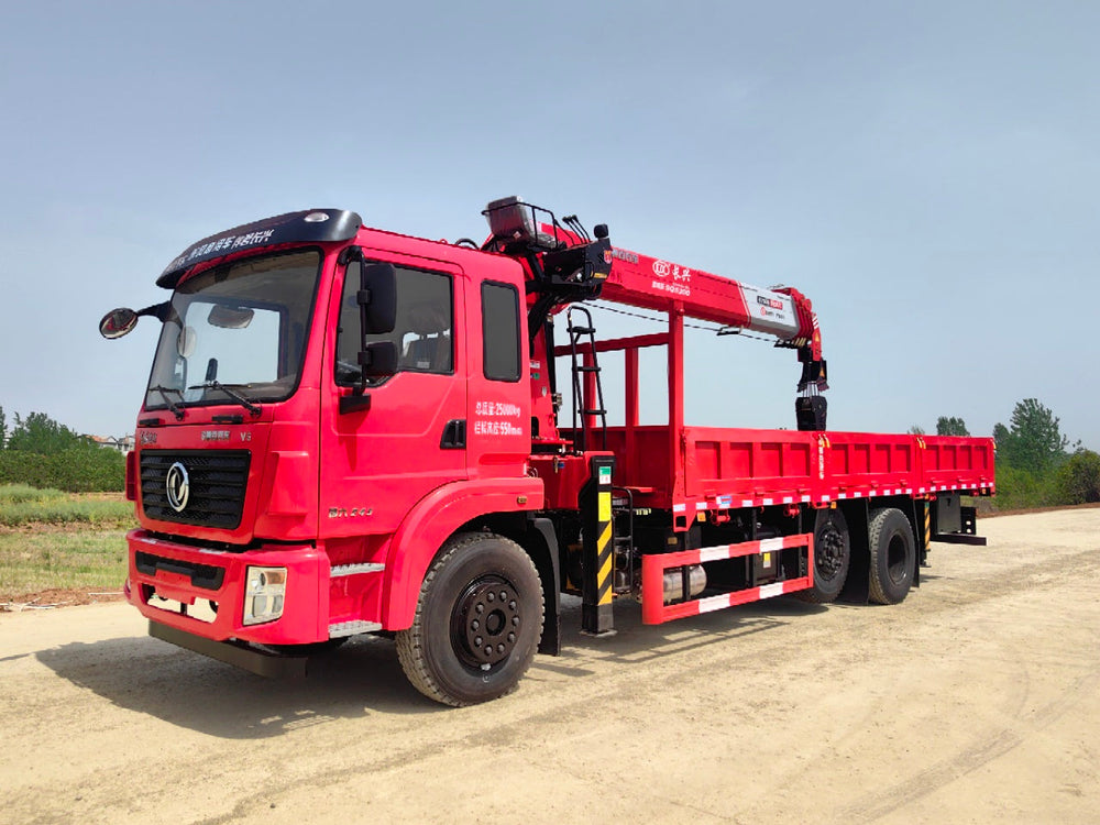 Кран DongFeng с телескопической стрелой и подъемной осью