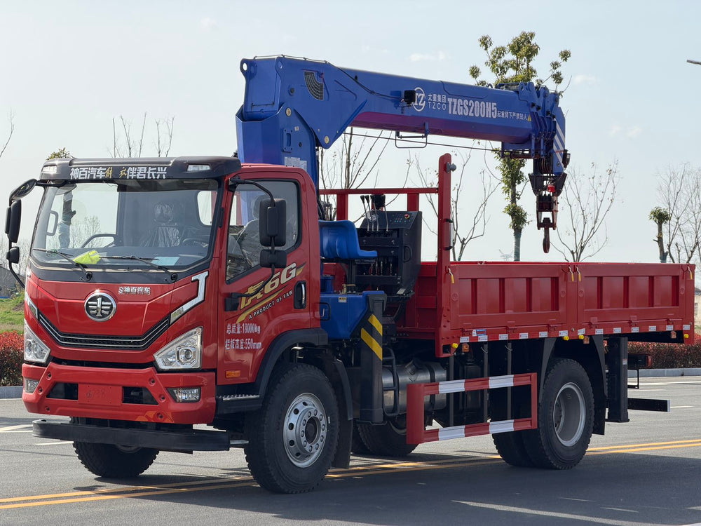 FAW 220 л.с. Кран с телескопической стрелой, 8-10 т