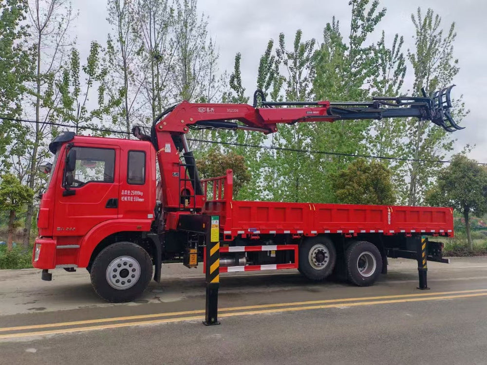 Кран-манипулятор DongFeng с грейферным захватом и самосвальной платформой
