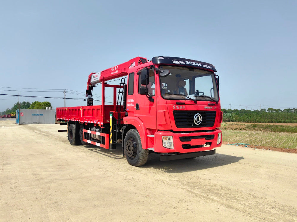 Кран DongFeng с телескопической стрелой и подъемной осью