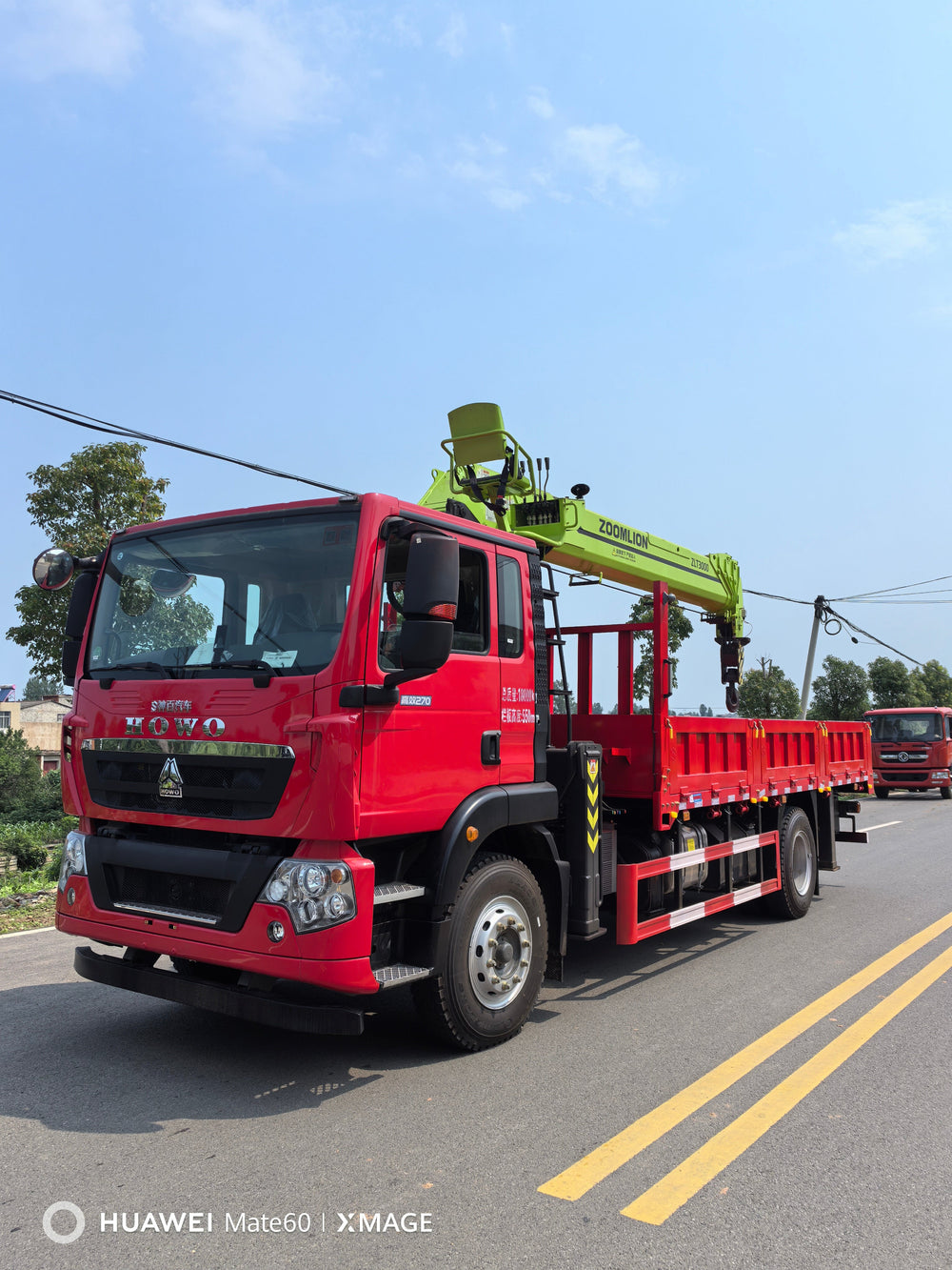 Автокран HOWO 4×2 ZOOMLION 8Т с телескопической стрелой