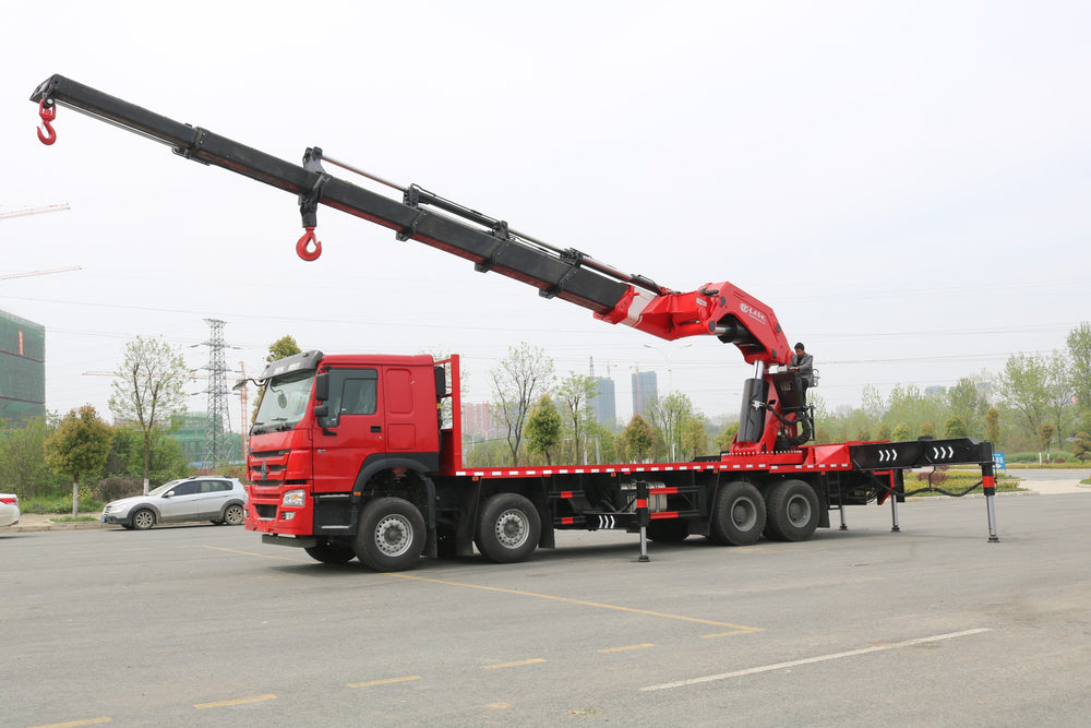 Кран-манипулятор HOWO 440 л.с.