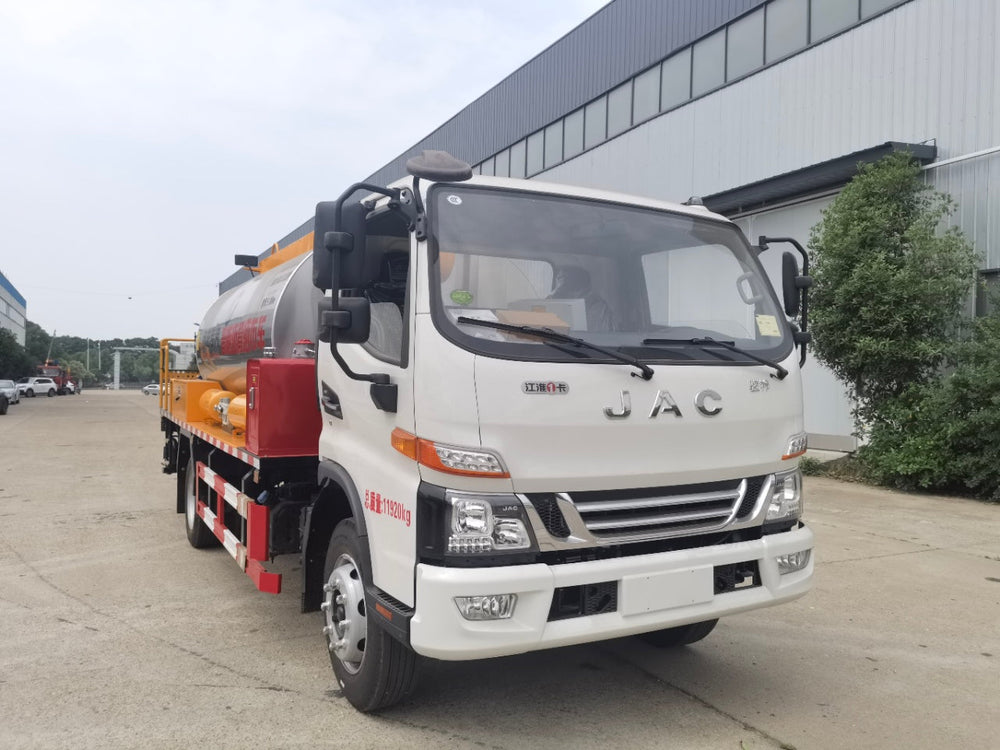 Автогудронатор JAC 7.5Т