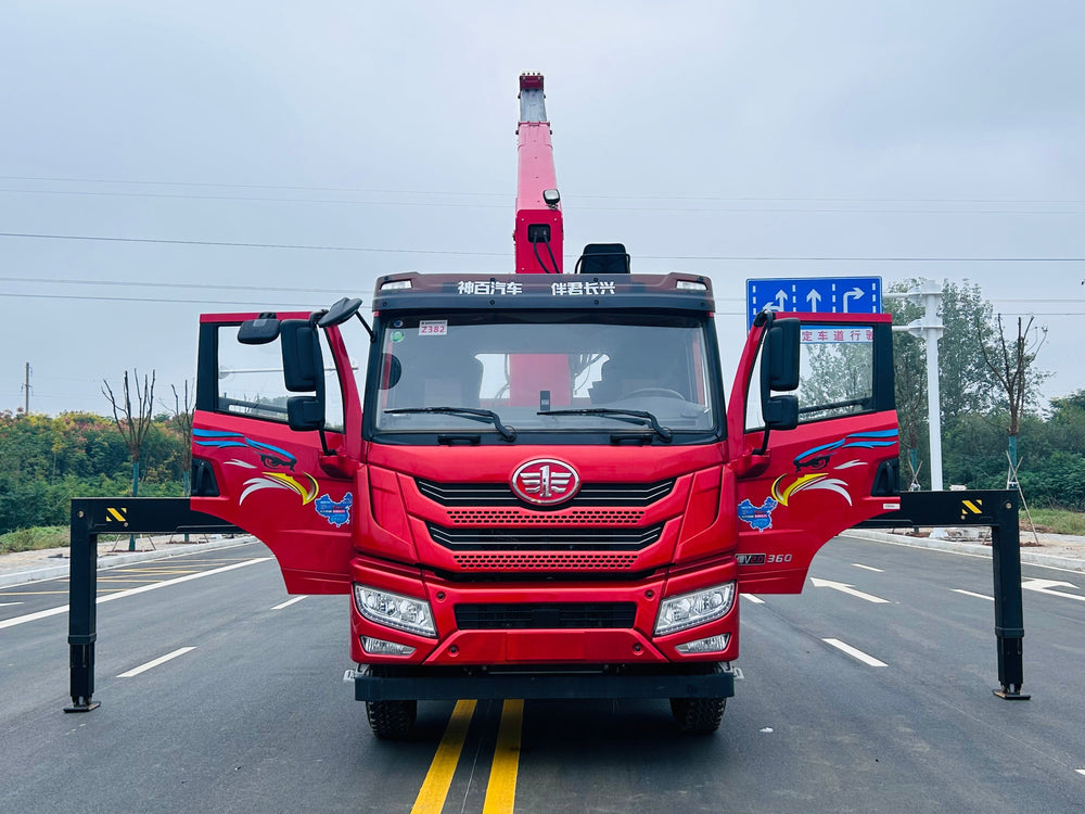 FAW 8×4 360 л.с. Кран с телескопической стрелой