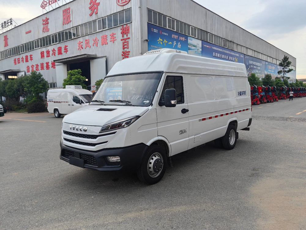 Новейший рефрижераторный фургон IVECO с высокой крышей и длинной колесной базой