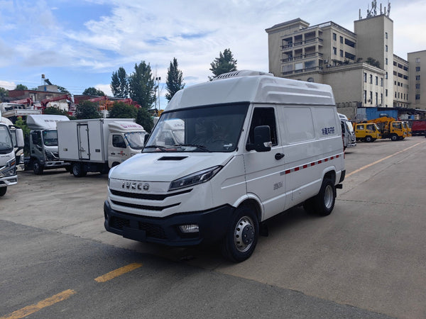IVECO Короткобазный фургон-рефрижератор с высокой крышей (новая модель)