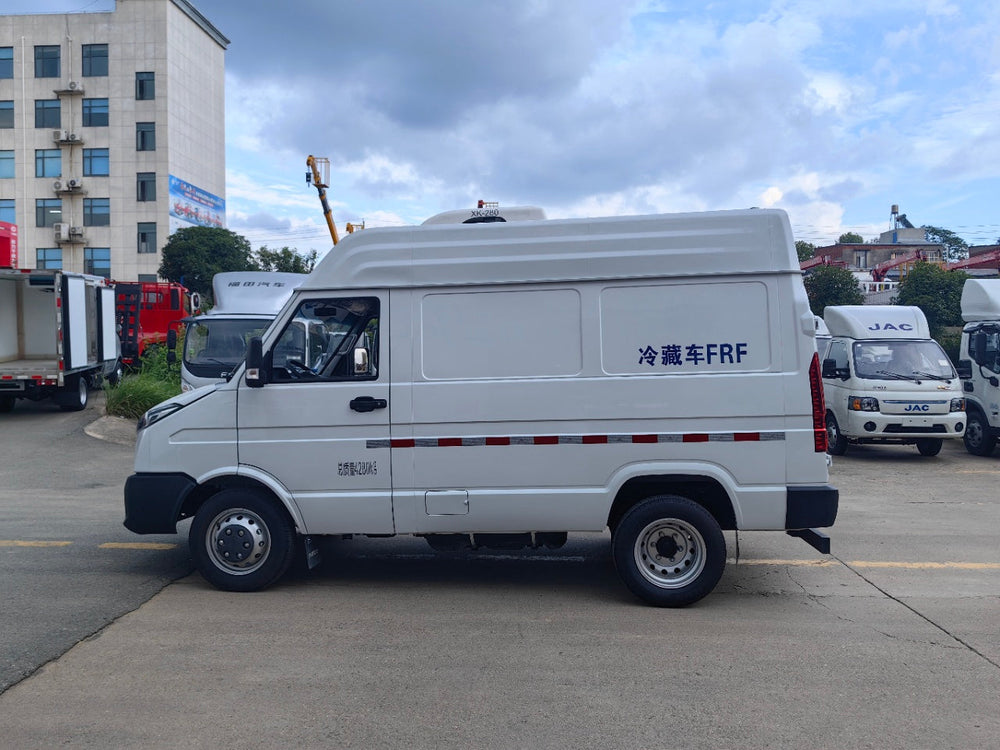 IVECO Короткобазный фургон-рефрижератор с высокой крышей (новая модель)