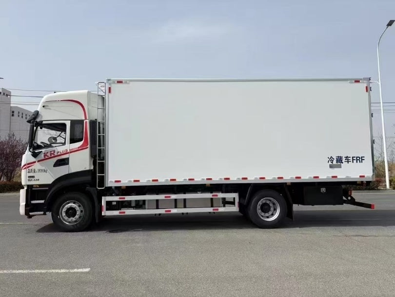 DongFeng 330 л.с., 6,8 м, рефрижератор