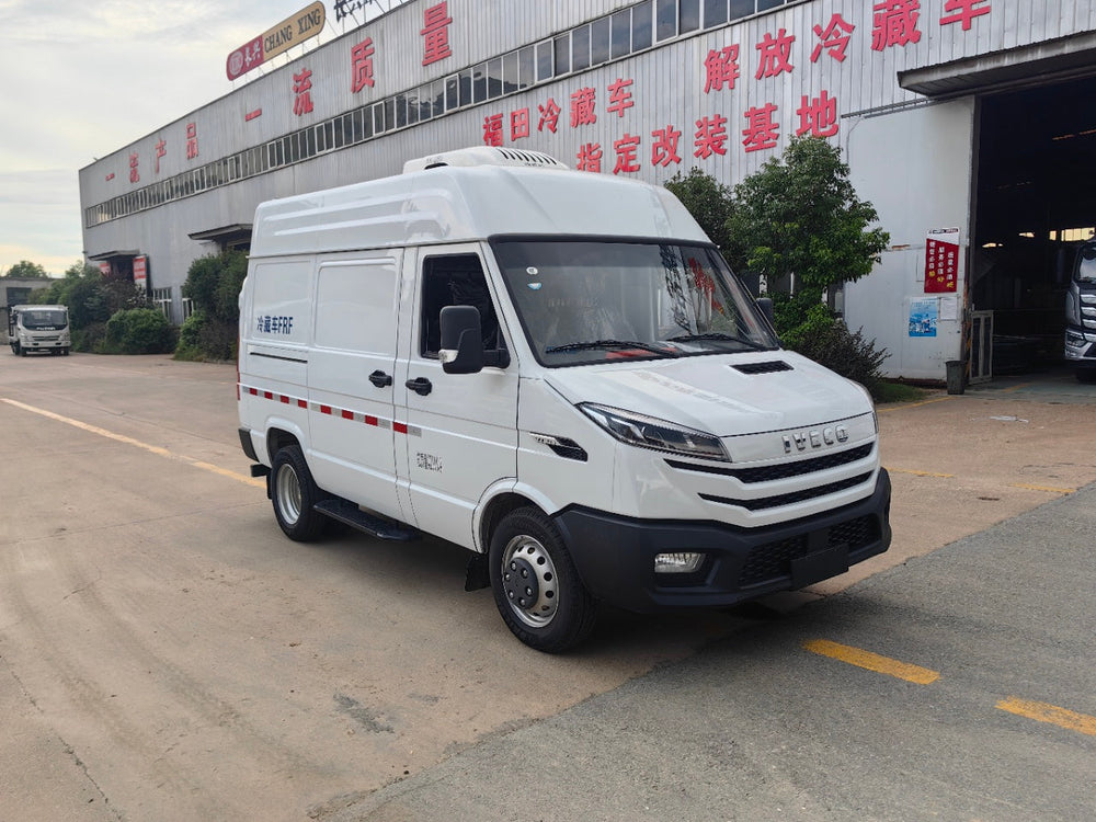 IVECO Короткобазный фургон-рефрижератор с высокой крышей (новая модель)