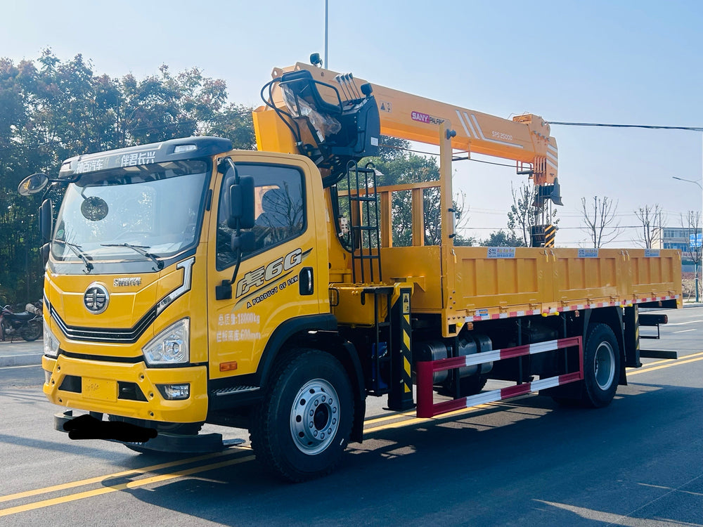 FAW 220 л.с. Кран с телескопической стрелой, 8-10 т