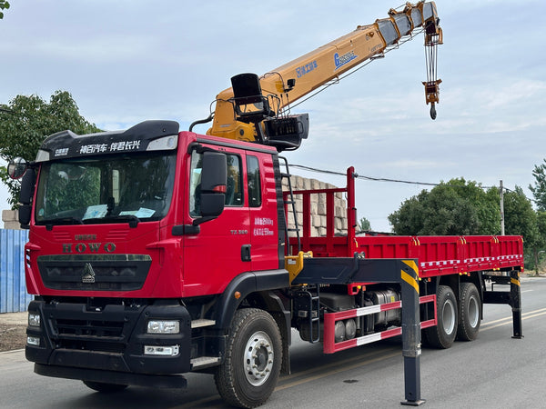 Автокран HOWO 6×4 14Т с телескопической стрелой