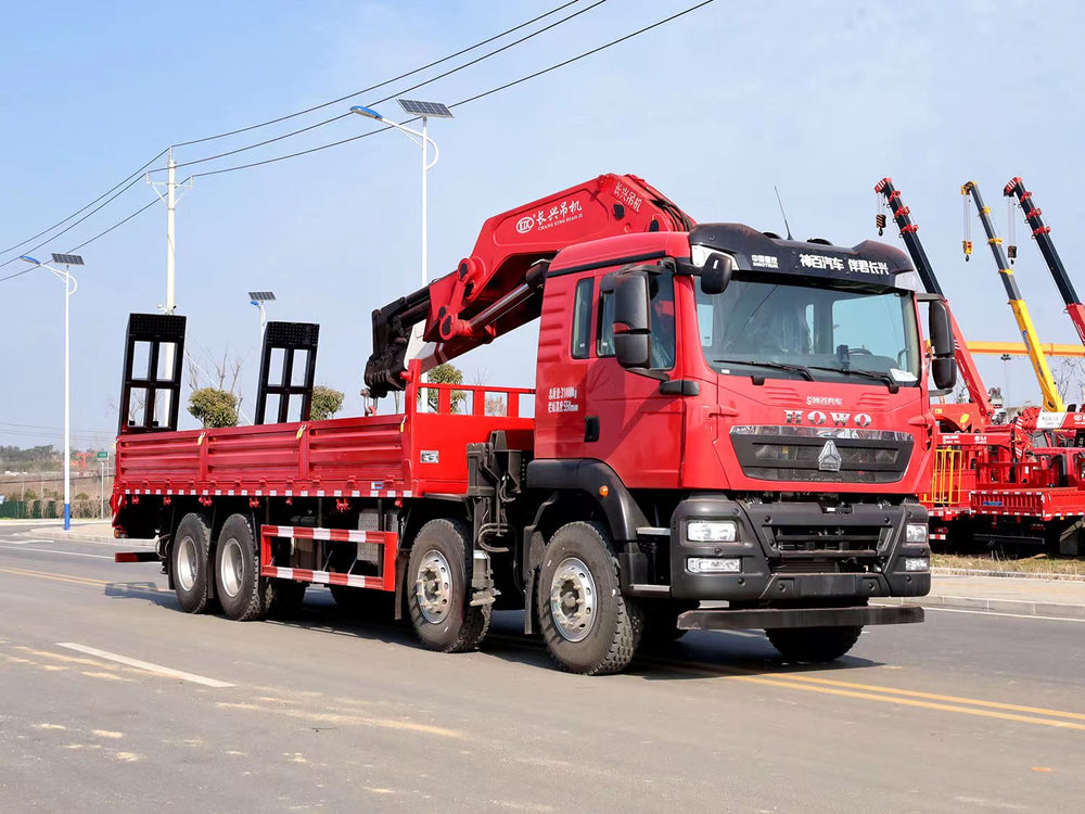 Автокран HOWO 8×4 25Т с шарнирно-сочлененной стрелой