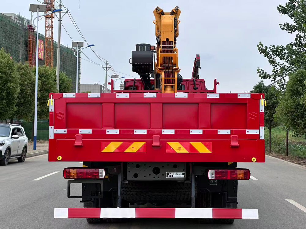 Автокран HOWO 6×4 14Т с телескопической стрелой